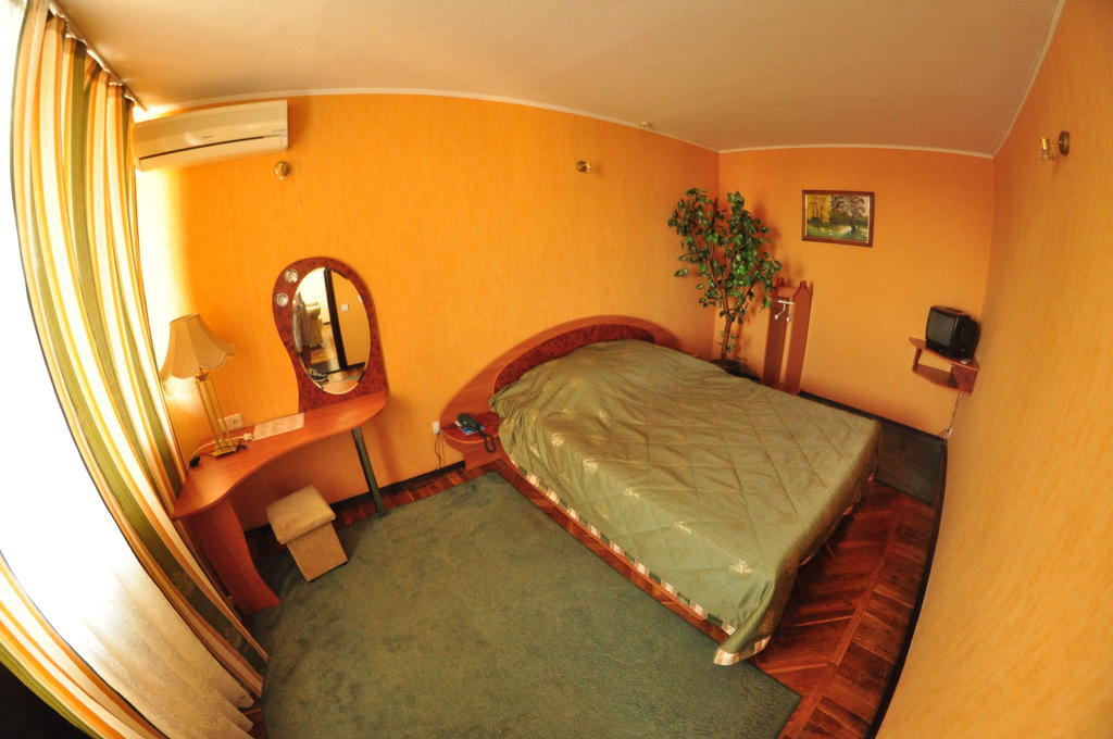 Tourist Hotel Kharkiv Room photo