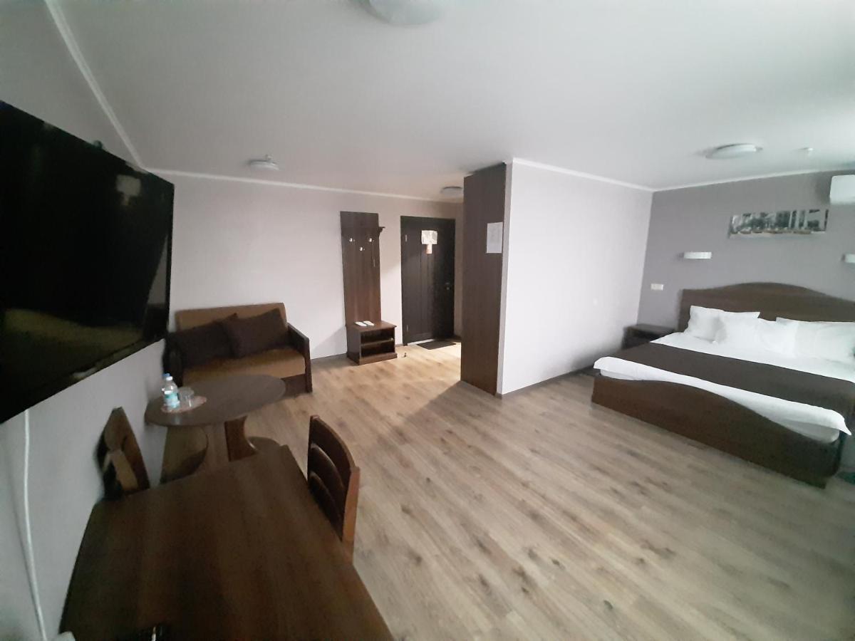 Tourist Hotel Kharkiv Exterior photo