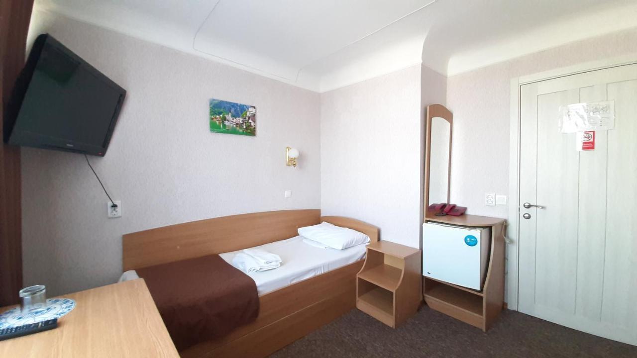 Tourist Hotel Kharkiv Exterior photo
